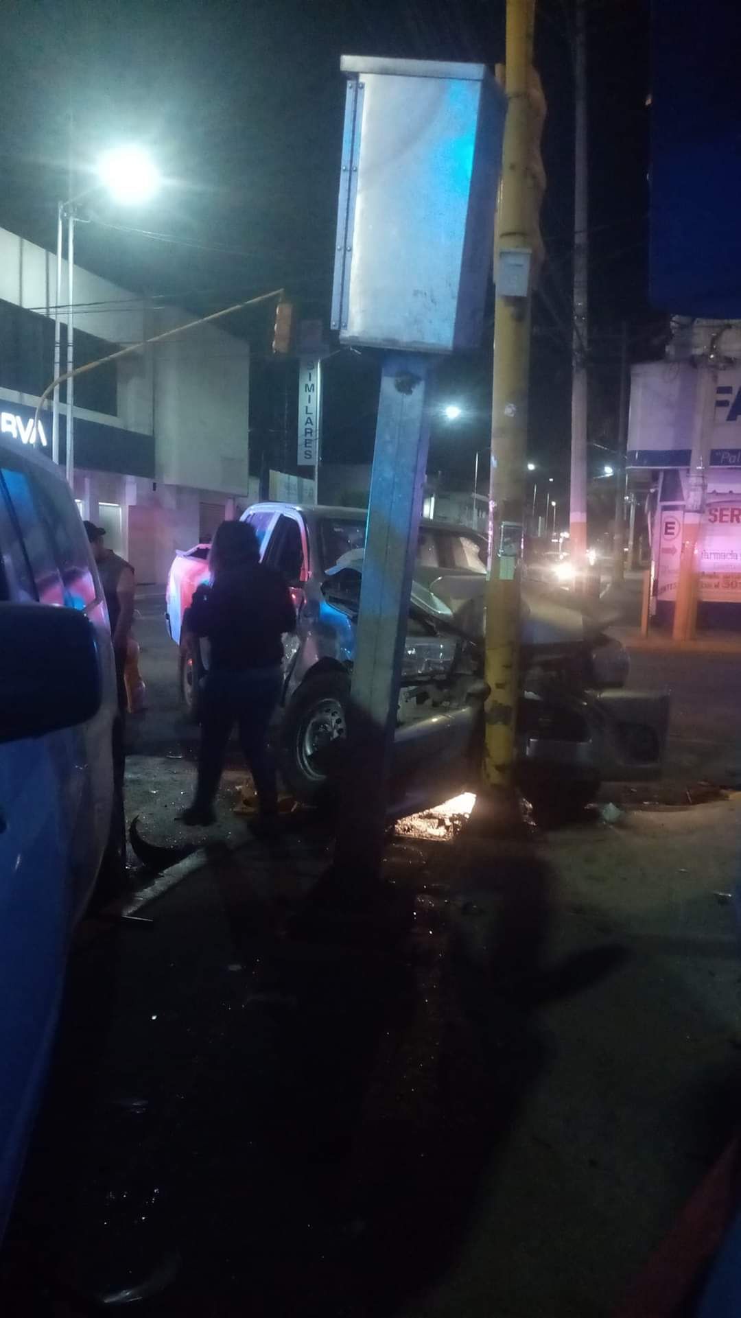 Choca camionetaen calles de la cabecera de Texcoco 
