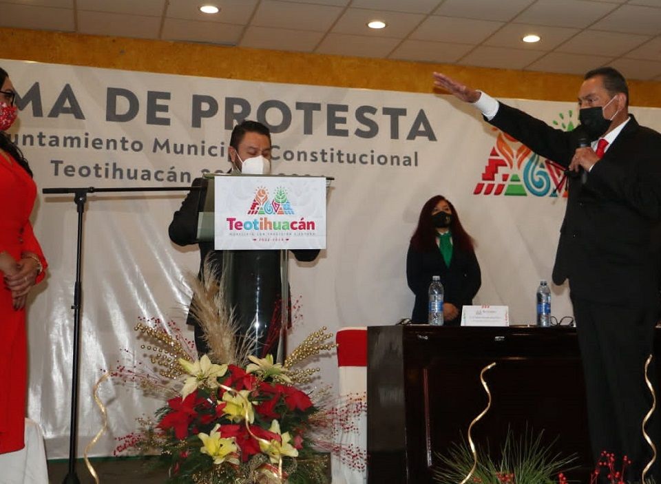 Mario Paredes de la Torre rinde protesta en Cabildo como presidente municipal de Teotihuacán