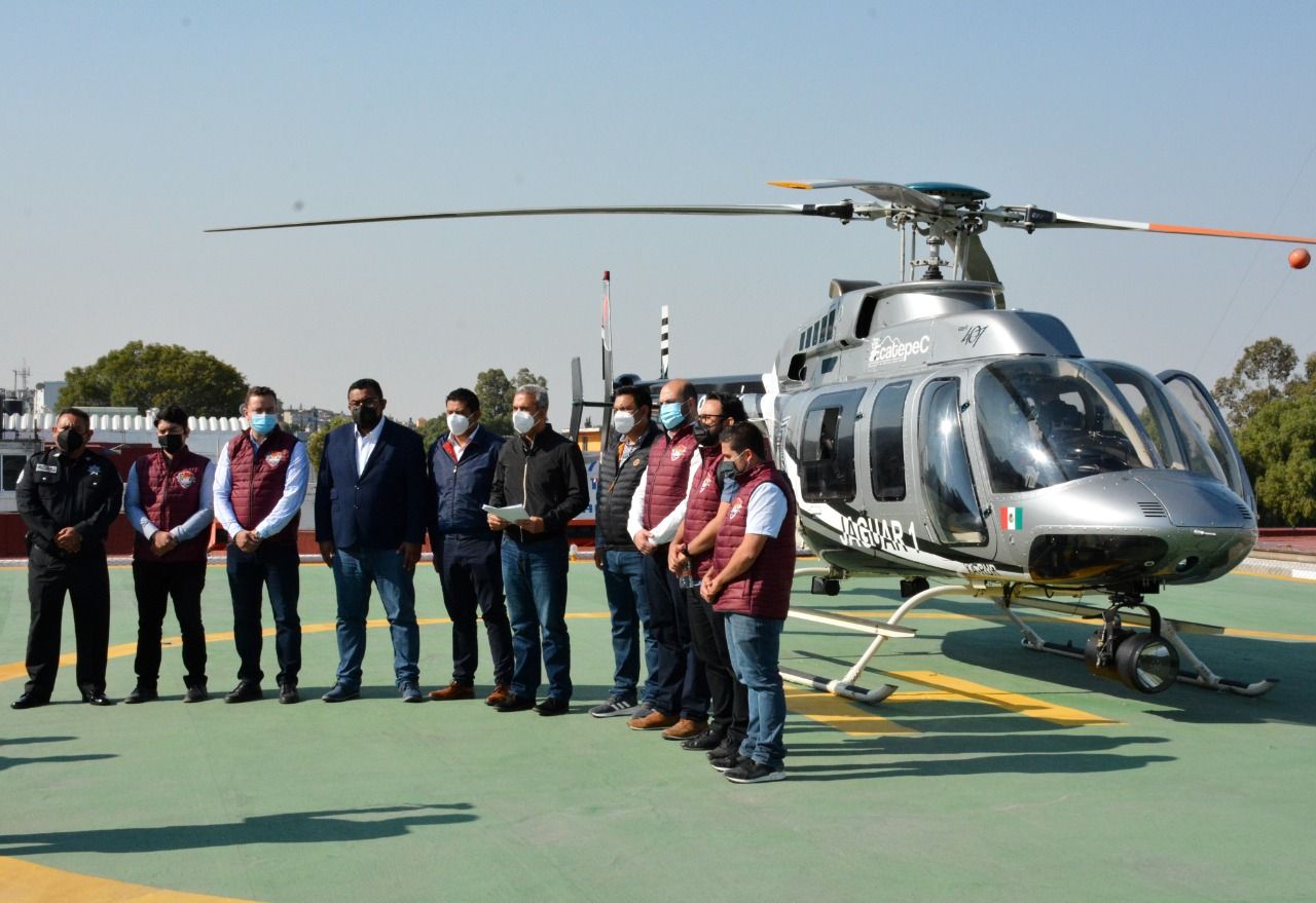 #Alcalde de Ecatepec presenta helicóptero #Jaguar 1 para reforzar acciones de #seguridad y atención de #emergencias en esta región #mexiquense 