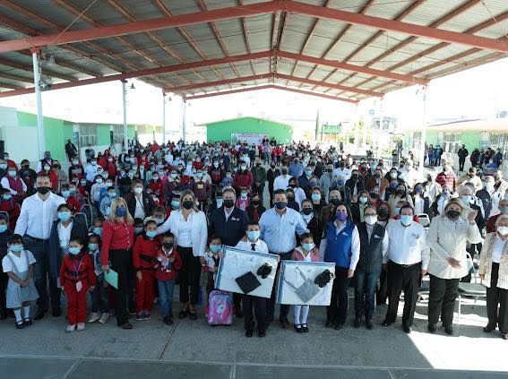 Entrega Gobernador Francisco García Cabeza de Vaca apoyos escolares e infraestructura social urbana en Nuevo Laredo