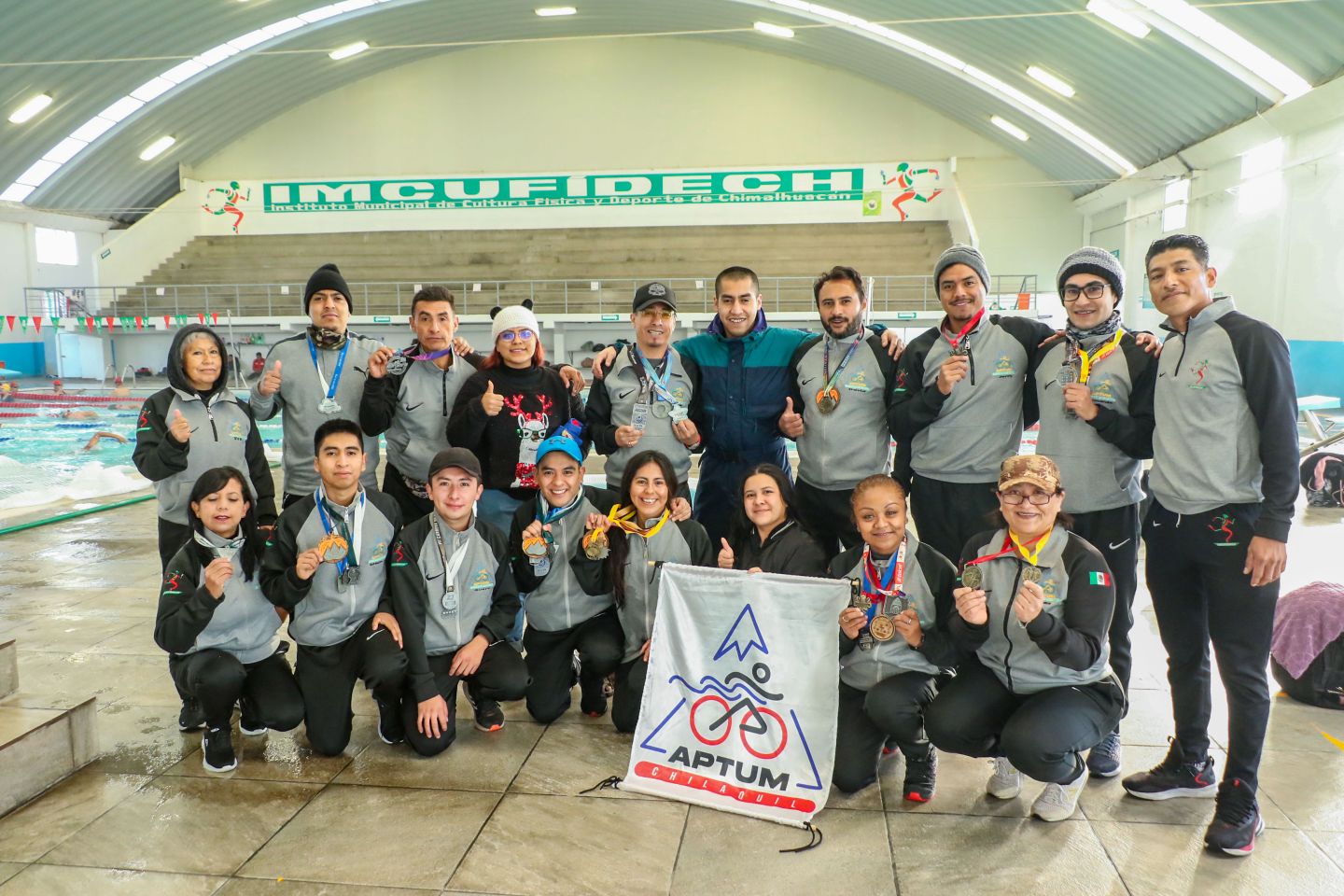 
Equipo de Chimalhuacan de triatlón alista participación en competencias nacionales
