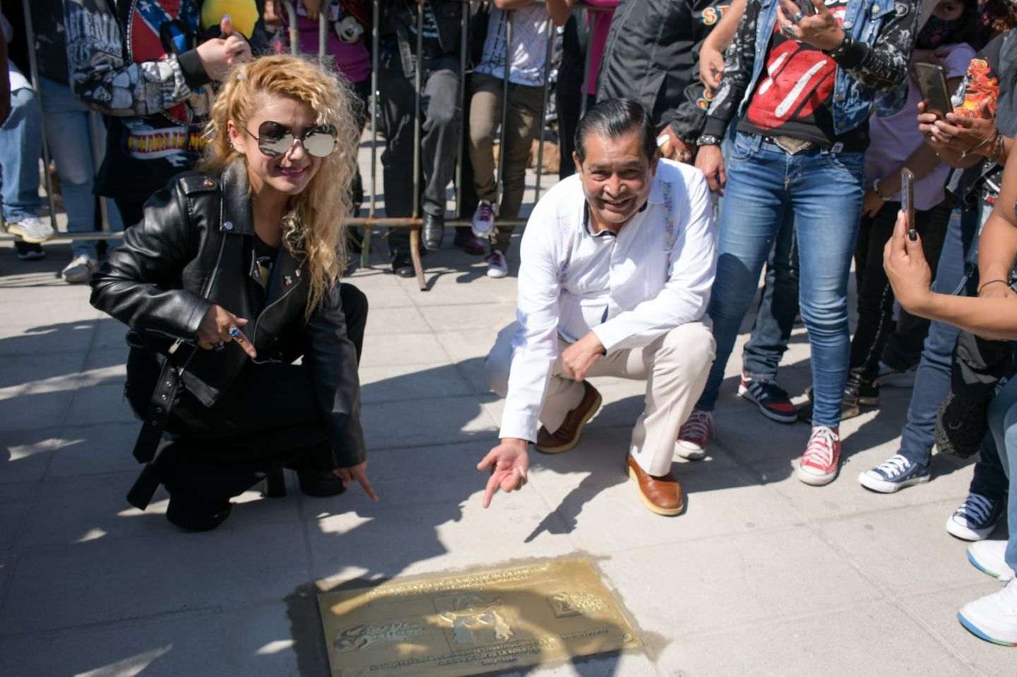 #Gobierno de Neza rindió homenaje a Charlie Montana con placa conmemorativa 