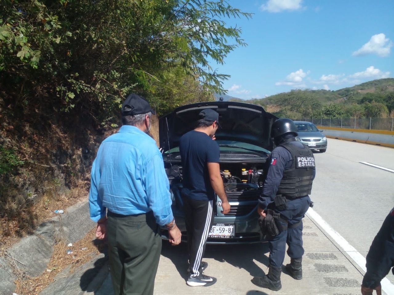 Mantiene la Policía Estatal auxilios turístico en puntos carreteros Acapulco y la Costa Chica