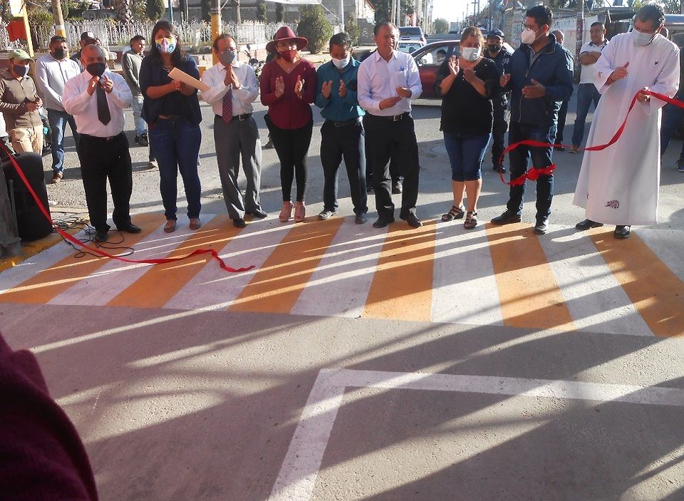 Entregan reencarpetado asfáltico de calle Juárez en San Lucas Chiautla