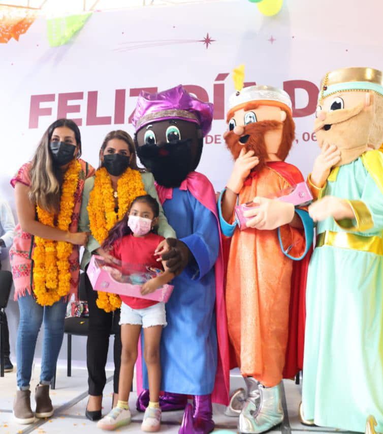 celebra gobernadora Evelyn Salgado y la presidenta del DIF Guerrero, Liz salgado con niñas y niños el Día de Reyes Magos en Chilpancingo