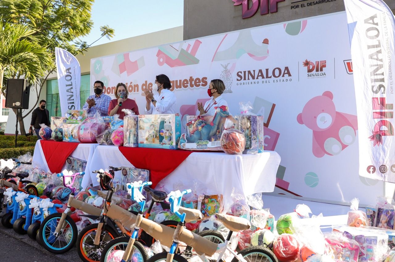 Dona Casa Ley más de 2 mil juguetes al Sistema DIF de Sinaloa