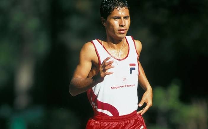 Maratonista suma 3.000 kilómetros en corrida para mostrar lo mejor de México