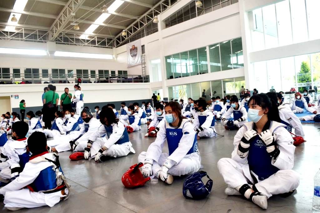 El Estado de México recibe a las y los mejores taekwondoínes de Nuevo León y Puebla para encuentro de preparación