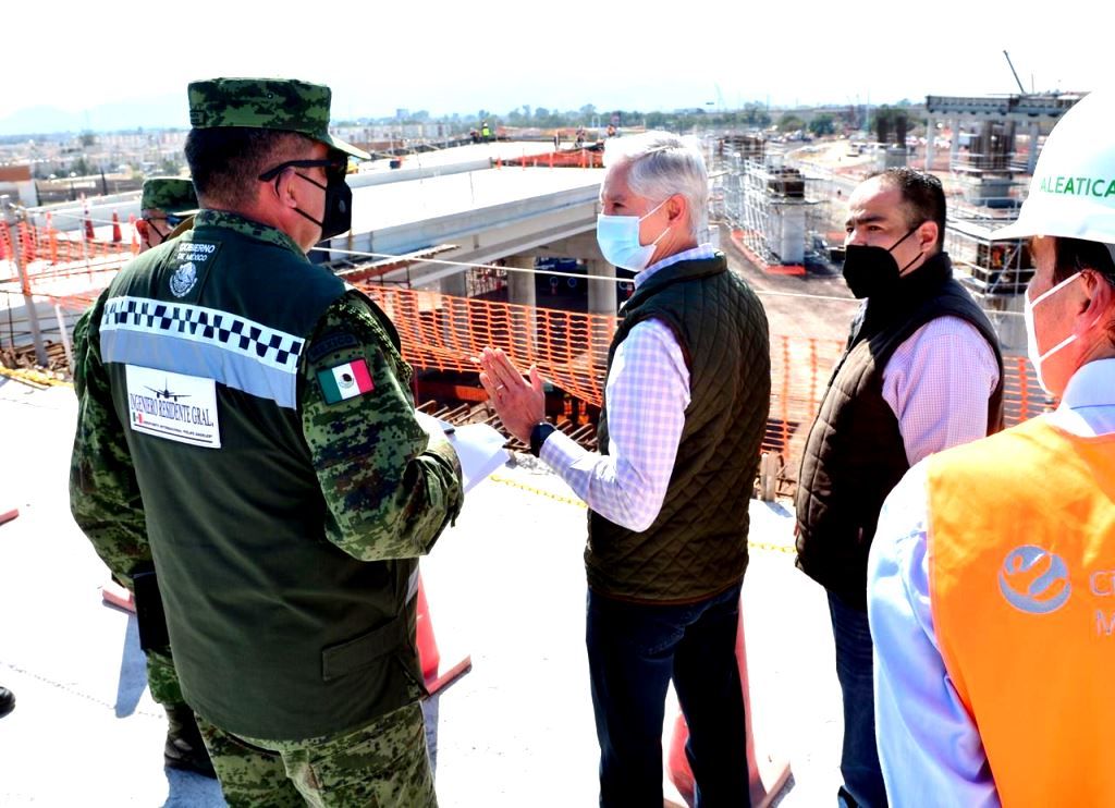 Alfredo del Mazo supervisa avances en la construcción del distribuidor de acceso principal del Aeropuerto Felipe Ángeles