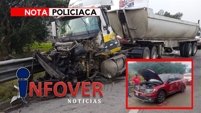 Tráiler pierde el control y se impacta contra camioneta en la Autopista México - Veracruz