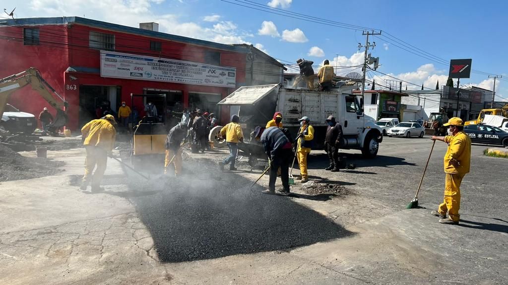 #REPARA GEM HUNDIMIENTO DE #PAVIMENTO EN VIALIDAD #ALFREDO DEL MAZO