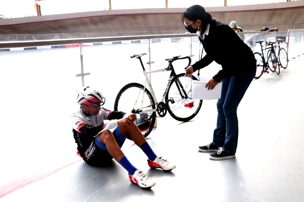 Nancy Contreras prepara a ciclistas para los juegos nacionales CONADE 2022