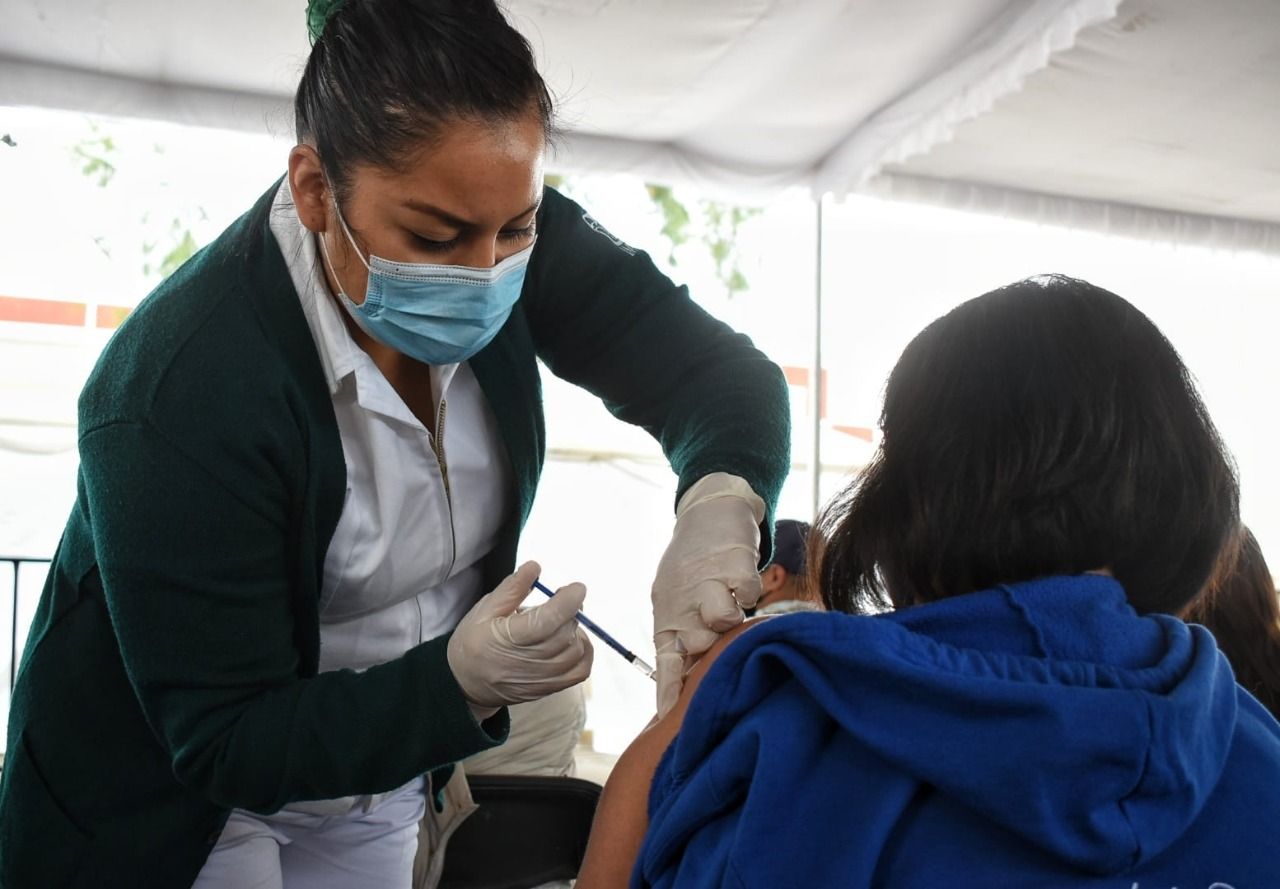 Anuncian vacunación de refuerzo para adultos de 50 a 59 años en 87 municipios Méxiquenses 