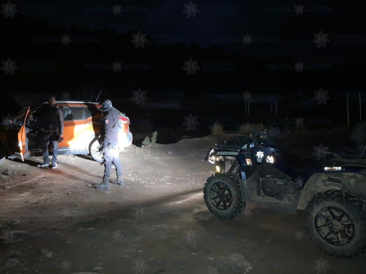 

En Toluca encuentran la policía a tres personas extraviadas en el nevado de Toluca.


En 
 
