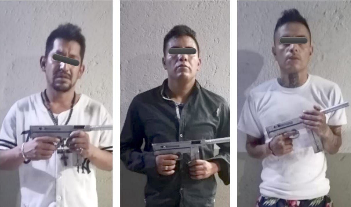 Policías de Ecatepec reciben denuncia por whatsapp y detienen a banda de asaltantes; portaban un rifle de asalto