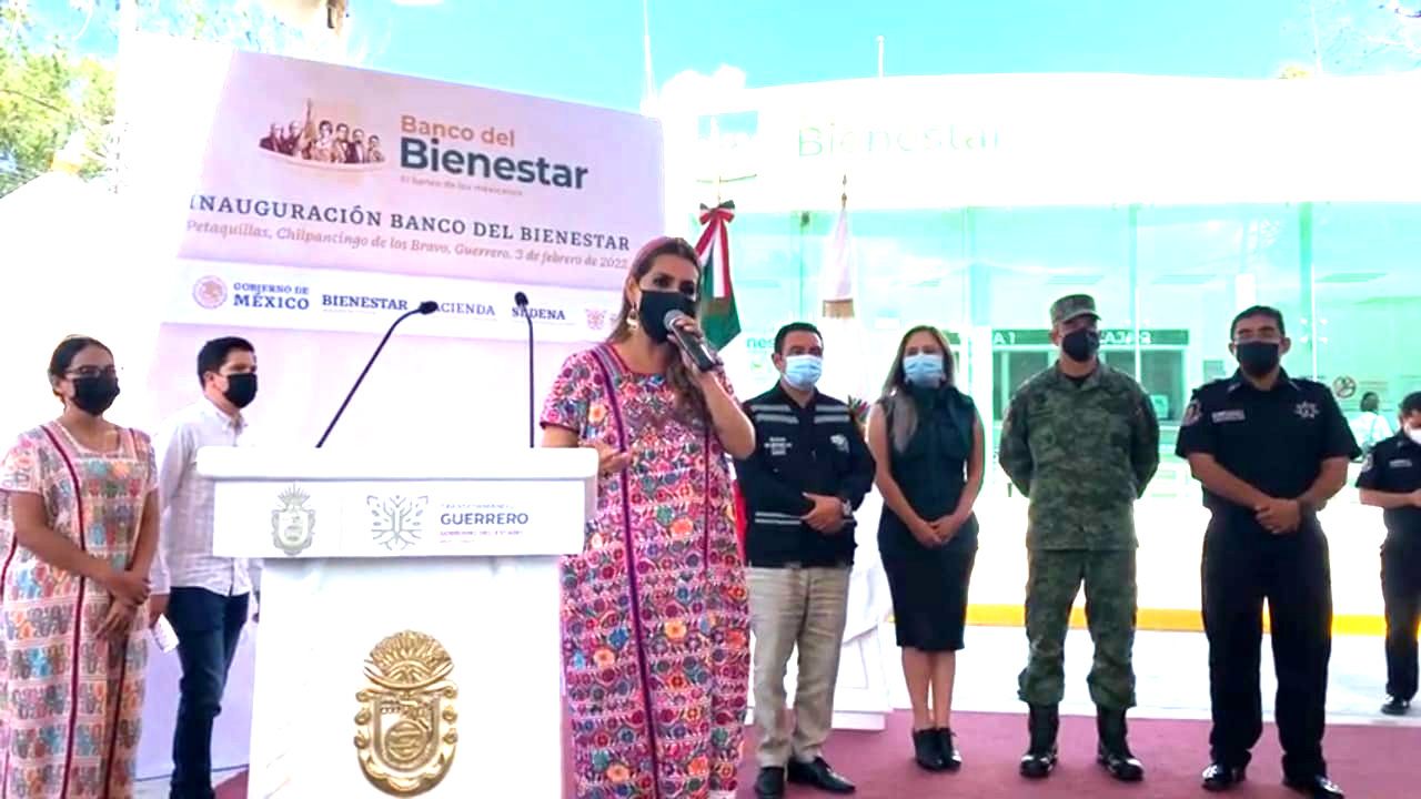 
Con presencia policiaca evita el gobierno que normalistas de Ayotzinapa vandalicen las casetas de la autopista del sol: Evelyn Salgado