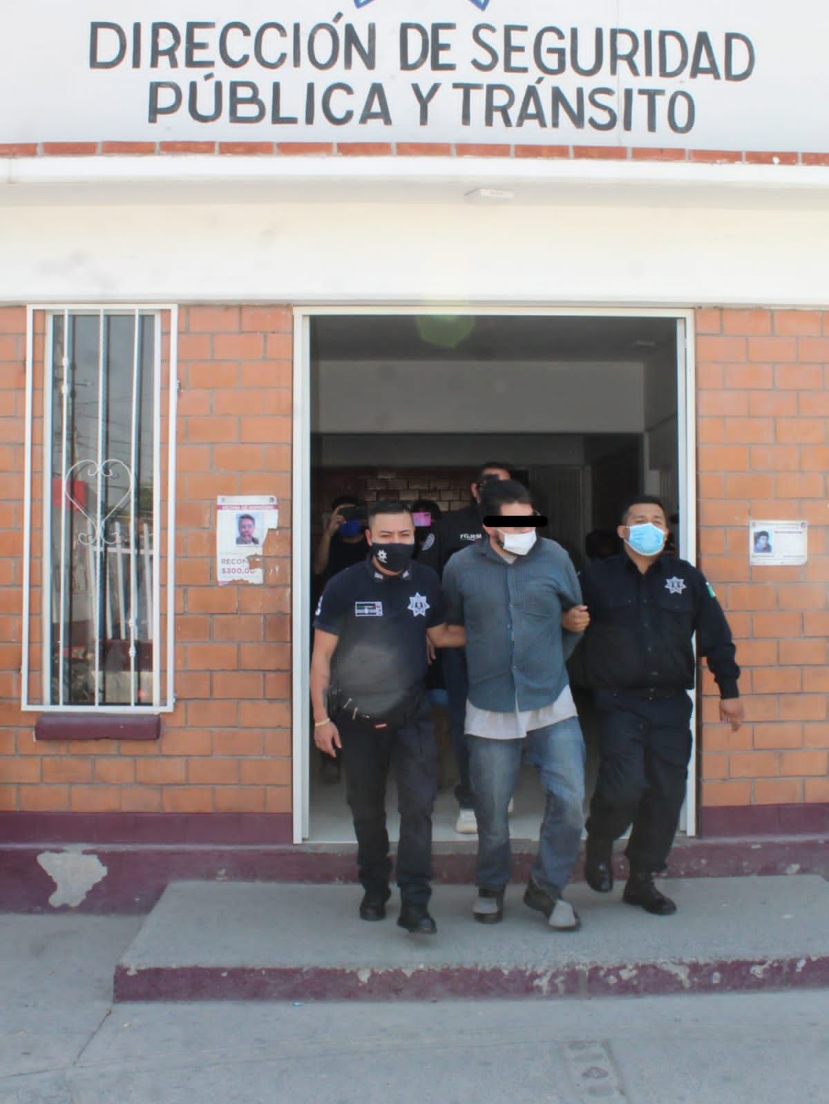 #Policía de Ecatepec lo detiene por una falta #administrativa y descubren que tenía #orden de aprehensión