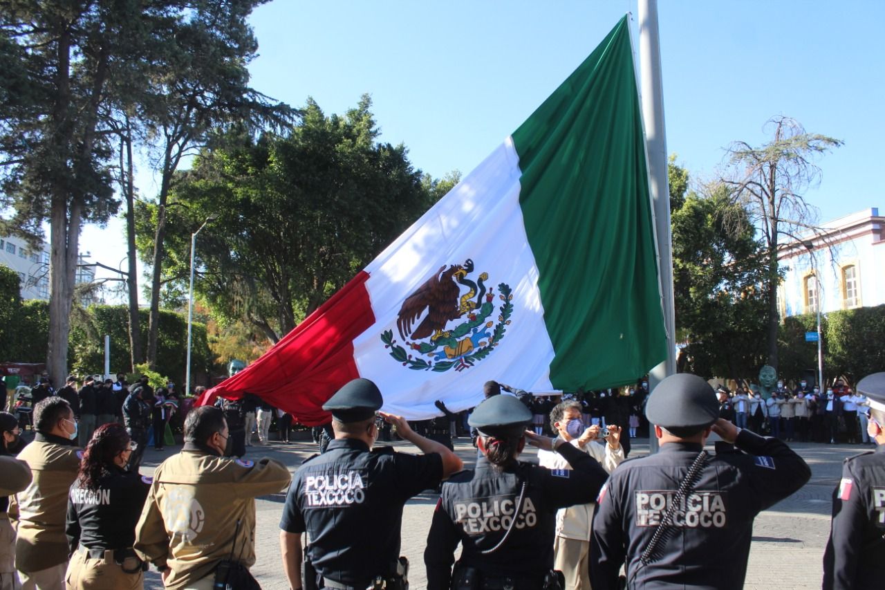 Texcoco conmemora  el 201 aniversario de la Bandera Mexicana 