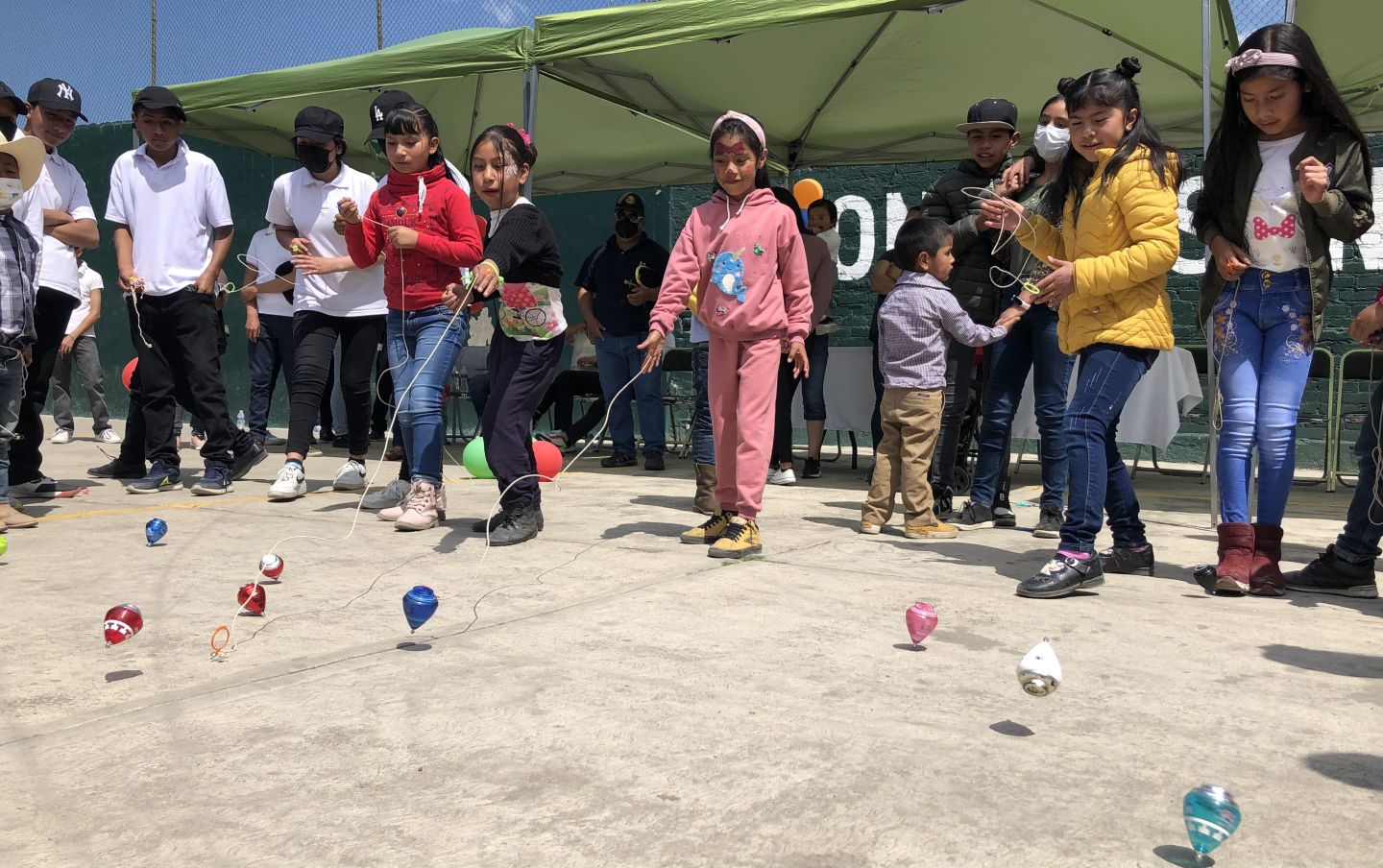 Niño de seis años gana ’Torneo de Trompo’ organizado por Cultura Tepetlaoxtoc