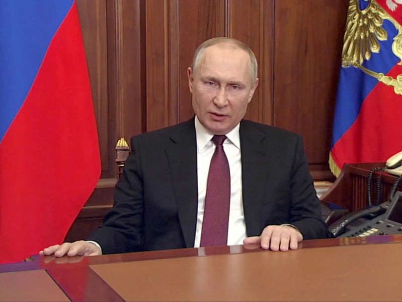 Putin ordena a fuerzas de disuasión nuclear estar en alerta máxima