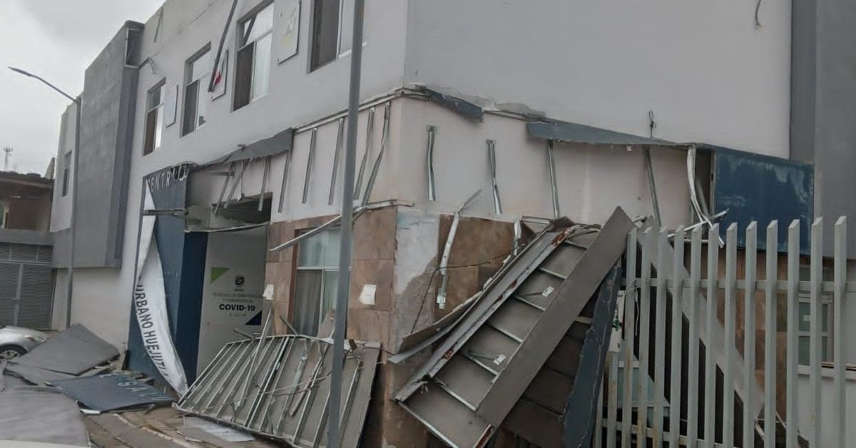 Costó 44 millones ’remodelar’ hospital en Huejutla, pero se le cayó la fachada y tiene vicios ocultos 