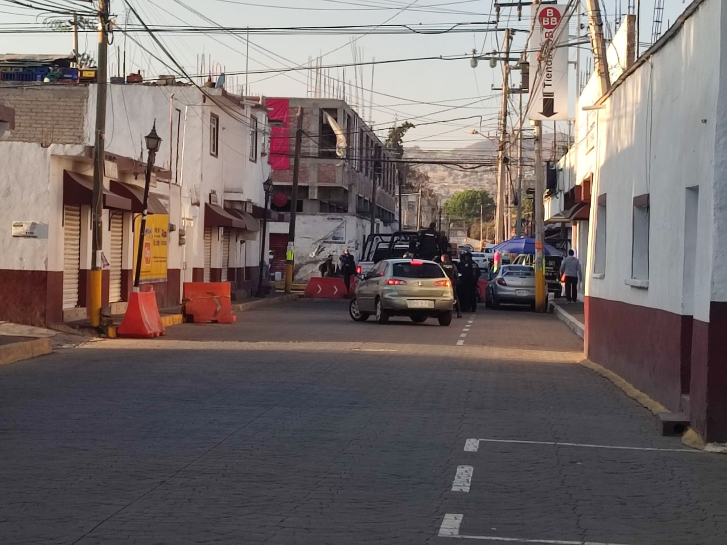 Cierre de calles en el primer cuadro de cabecera municipal de Chicoloapan 
