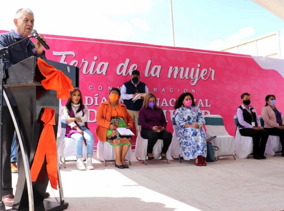 Realizan feria en conmemoración del Día Internacional de la Mujer en Acolman
