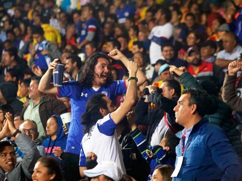 ¿Adiós a las chelas? Analizan la venta de alcohol en estadios de la Liga MX