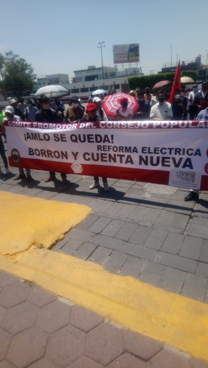 #Marchó la Asamblea Popular en Neza "Si borrón y cuenta nueva, Si que siga AMLO"