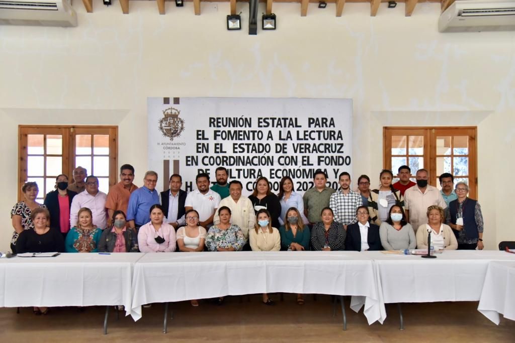 Nombra el Fondo de Cultura Económica a Córdoba "promotor de la lectura en Veracruz" 