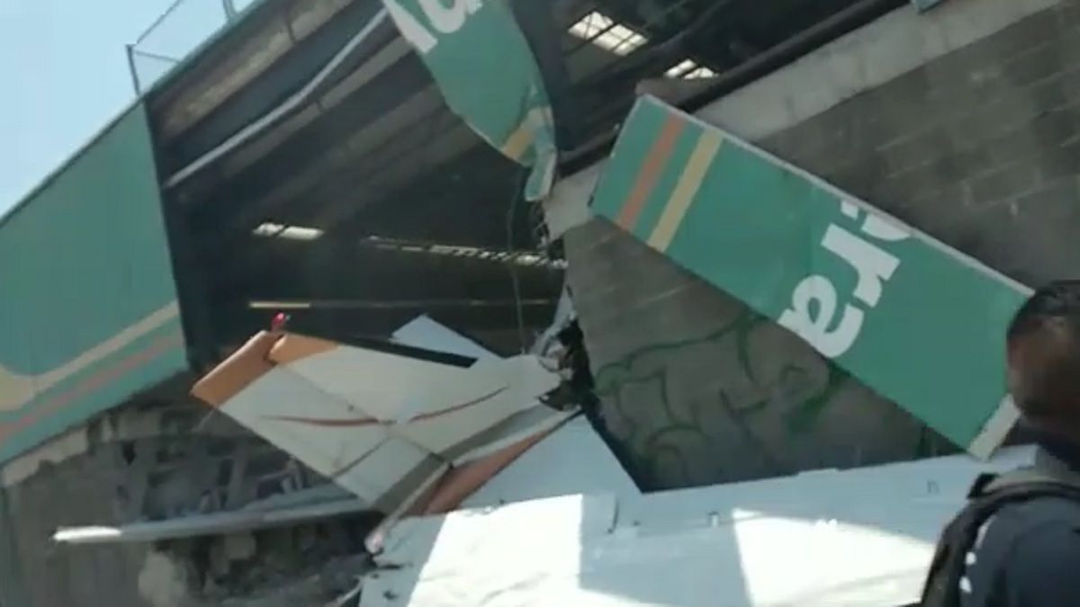 Confirman 3 muertos por caída de avioneta en Morelos