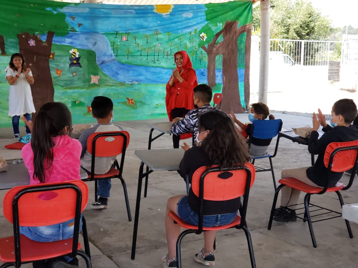 Fomentan lectura en Nogales con obra de teatro ’Caperucita Roja’