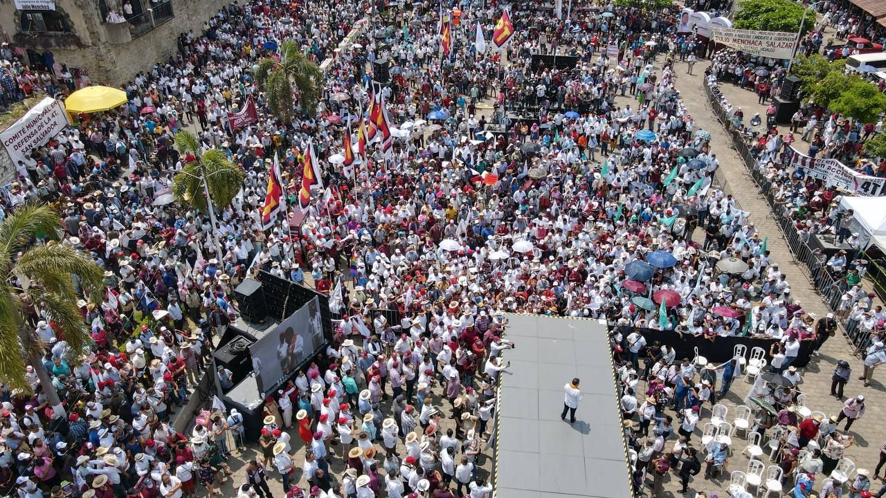 El pueblo se desborda en Huejutla en apoyo a Julio Menchaca