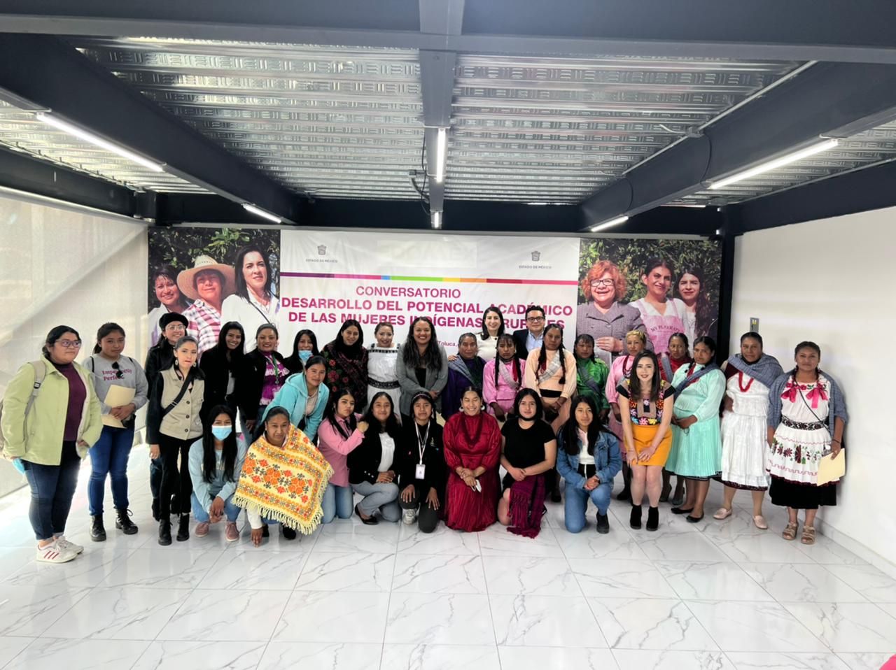 COMECYT extiende fecha para postular becas para posgrado a mujeres indígenas y rurales 
