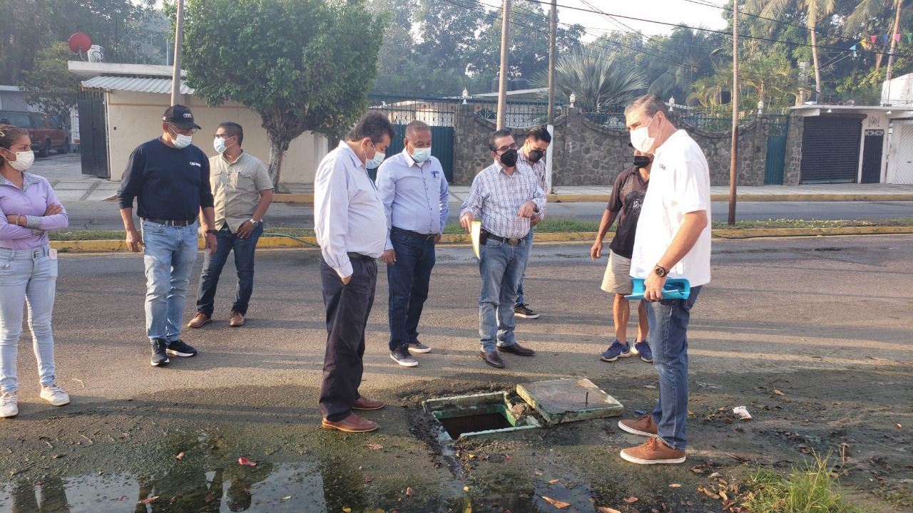 En Puerto Marqués, revisan CAPAMA y pobladores funcionamiento de la red sanitaria y agua potable