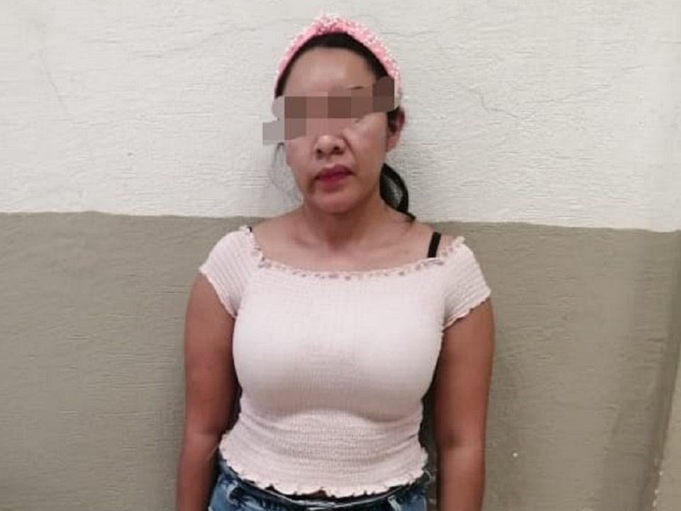Policías de Texcoco apresan a mujer por robarse un teléfono móvil
