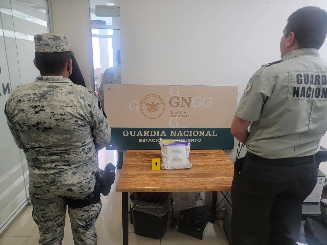 Guardia Nacional y  Aduanas México Aseguran Aparente Fentanilo en Baja California