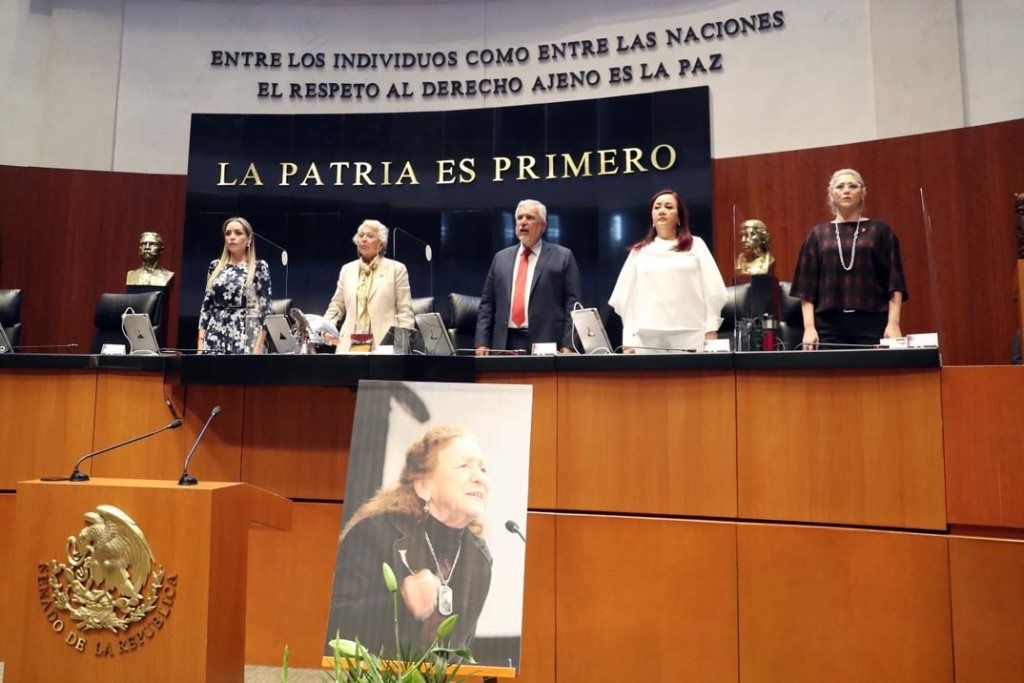 Homenaje a Rosario Ibarra de Piedra en el pleno del Senado de la República