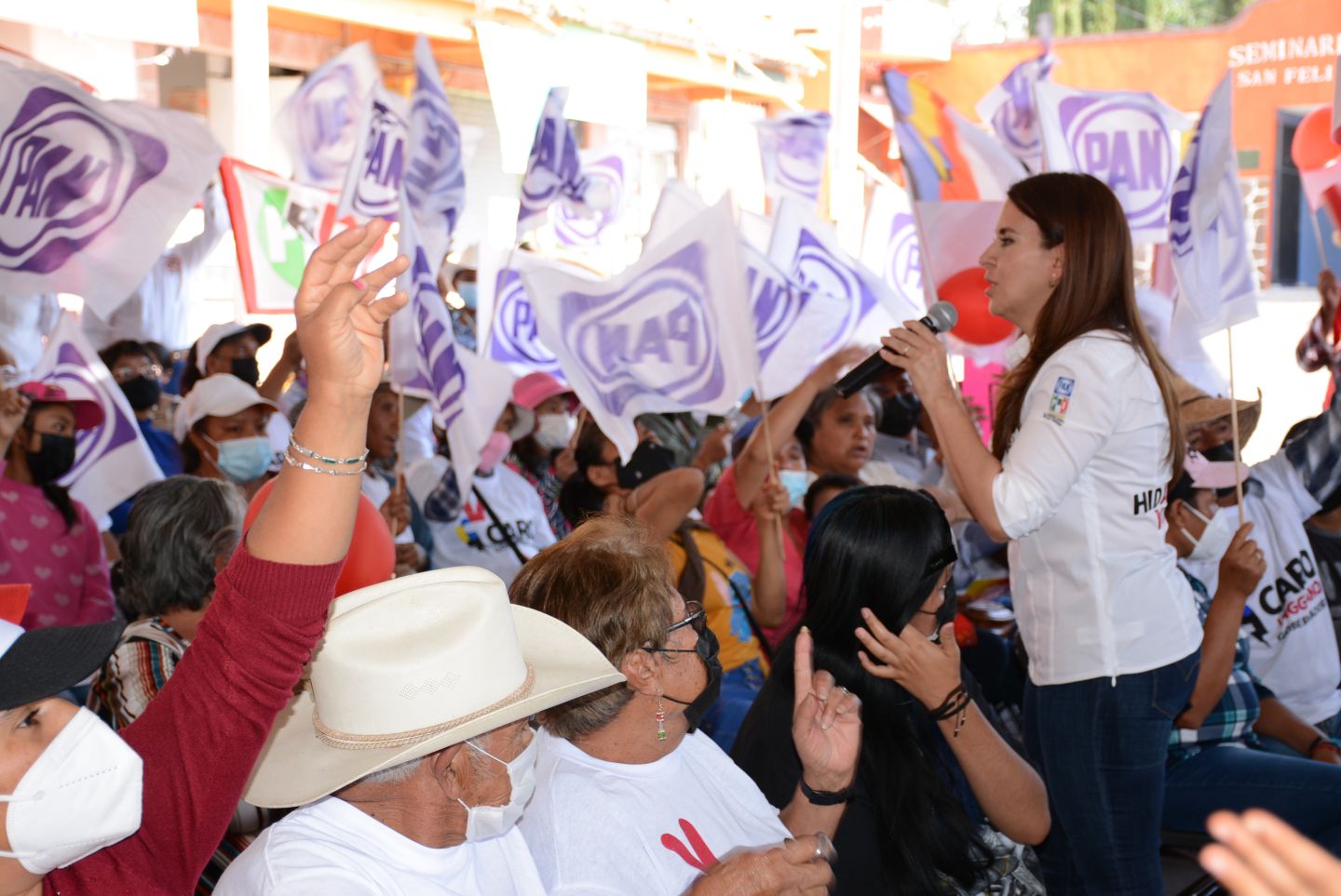 La candidata de la Alianza PAN-PRI-PRD se reunió con estructuras, militantes y simpatizantes de Nopala, Chapantongo y Tepetitlán.