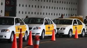 Graves problema en el servicio de taxis del AI CDMX