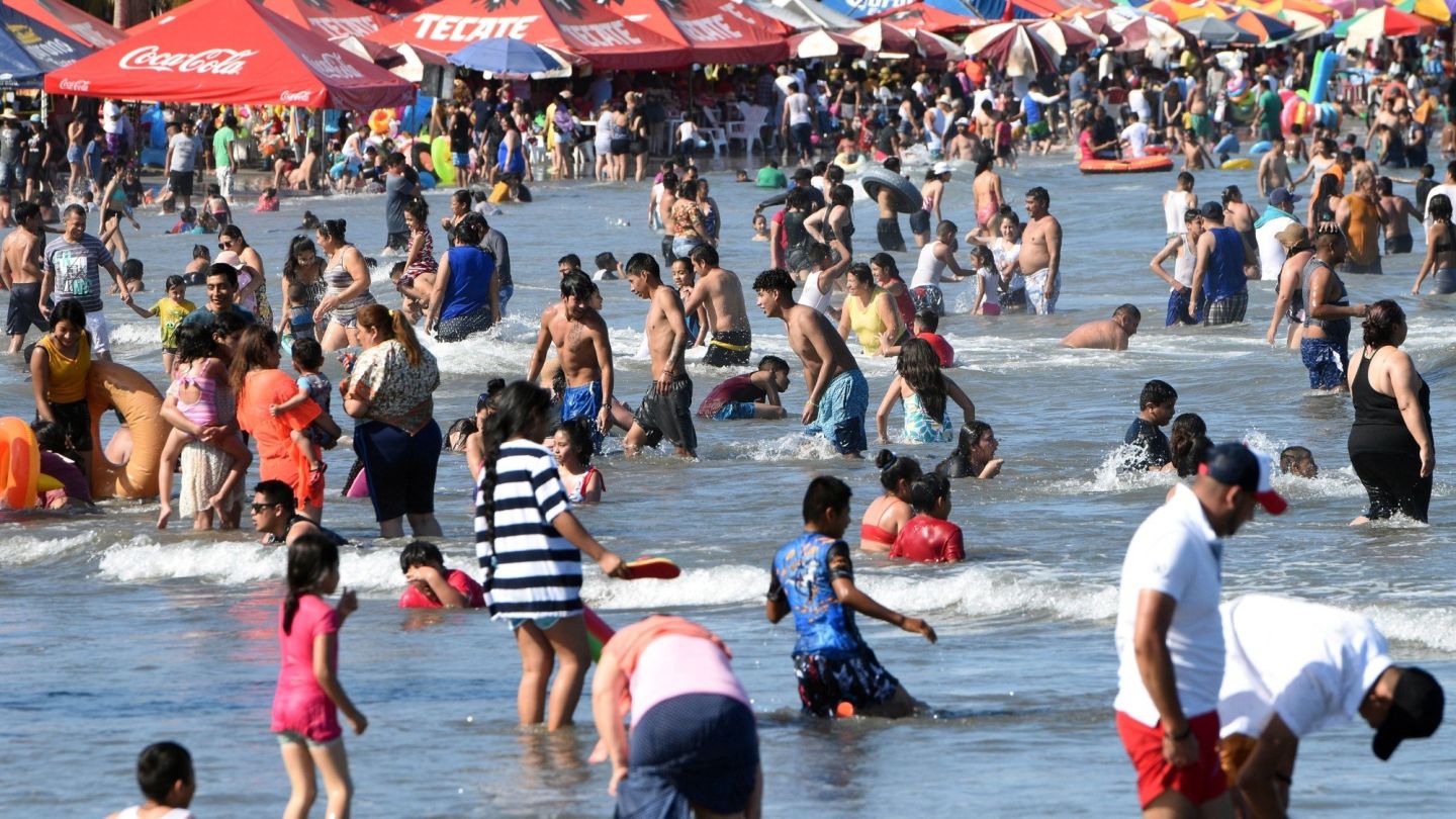 Recibe Guerrero casi medio millón de visitantes en la primera temporada turística del año: SECTUR.
