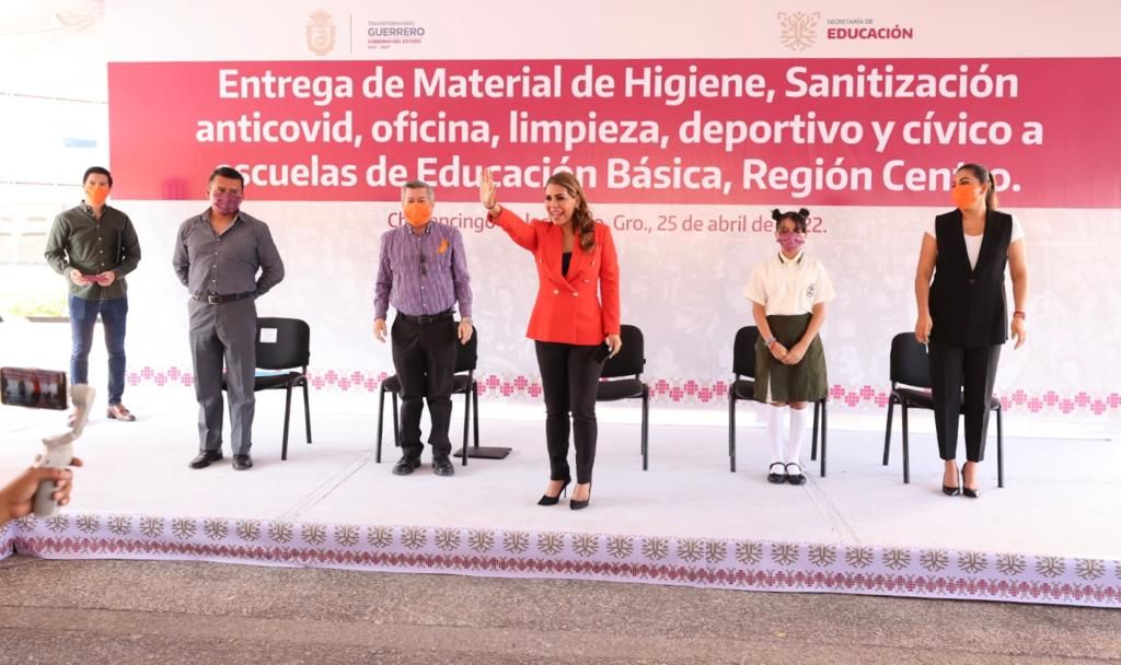 Entrega Evelyn Salgado más de 3 MDP en material de limpieza anticovid-19, deportivo, de oficina y cívico a escuelas de Educación Básica de la Región Centro de Guerrero