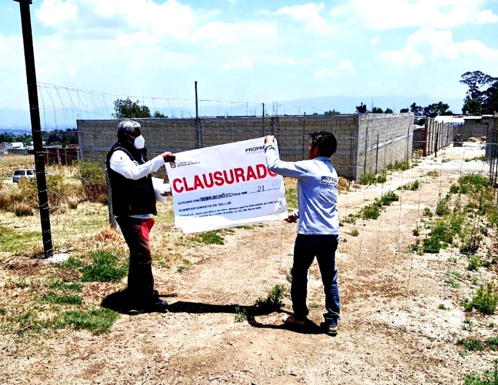 La Procuraduría Ambiental clausura construcciones dentro de área natural protegida en Calimaya