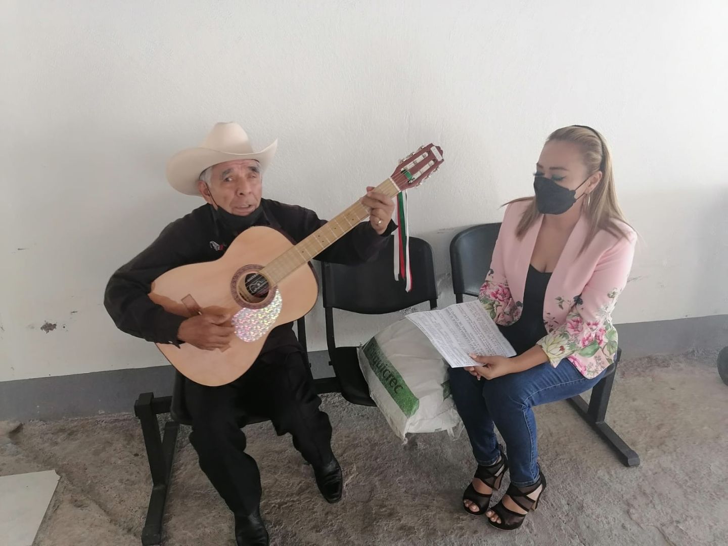 Músico urbano le compone canciones al pueblo de Nogales
