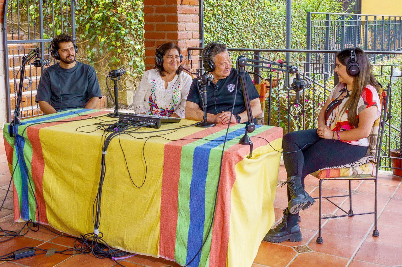Estrena podcast Julio Menchaca para dar a conocer sus propuestas