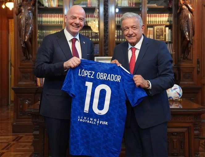 López Obrador recibe a Gianni Infantino en Palacio Nacional