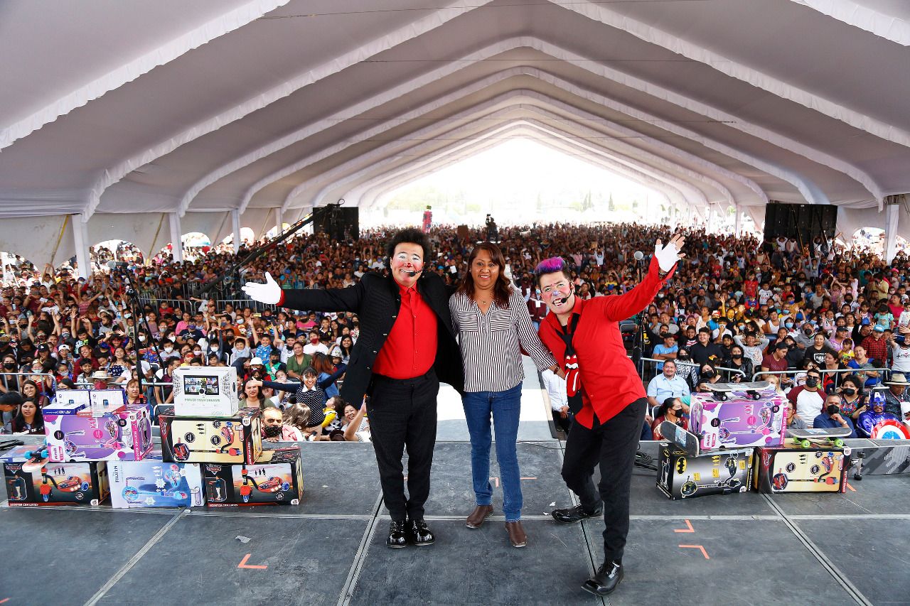 Gobierno de Chimalhuacán 
celebró el ’Día del niño’con show de "Lagrimita y Costel"