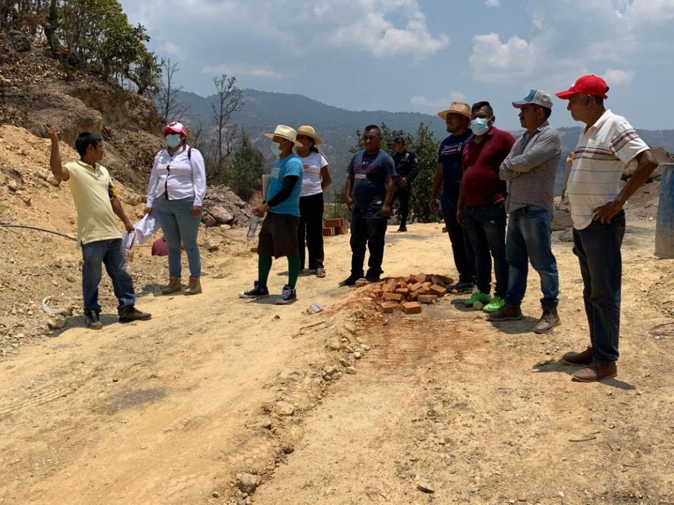 Construye CAPASEG sistemas de agua y drenaje en Atlamajalcingo del Monte en la región de la Montaña
