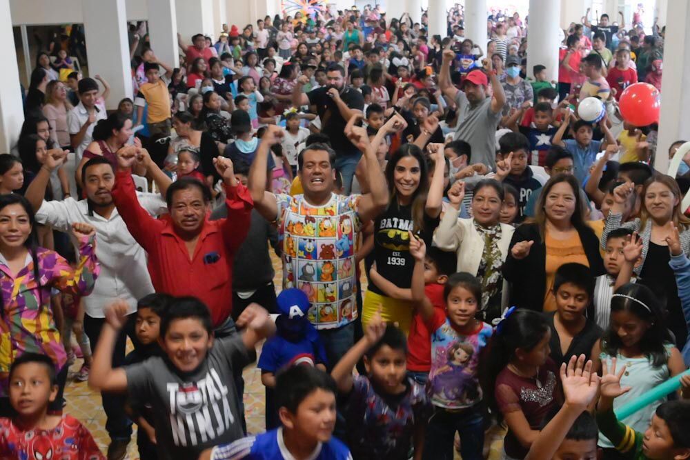 Festeja Sergio Gutiérrez Luna a la niñez veracruzana en Acatlán 