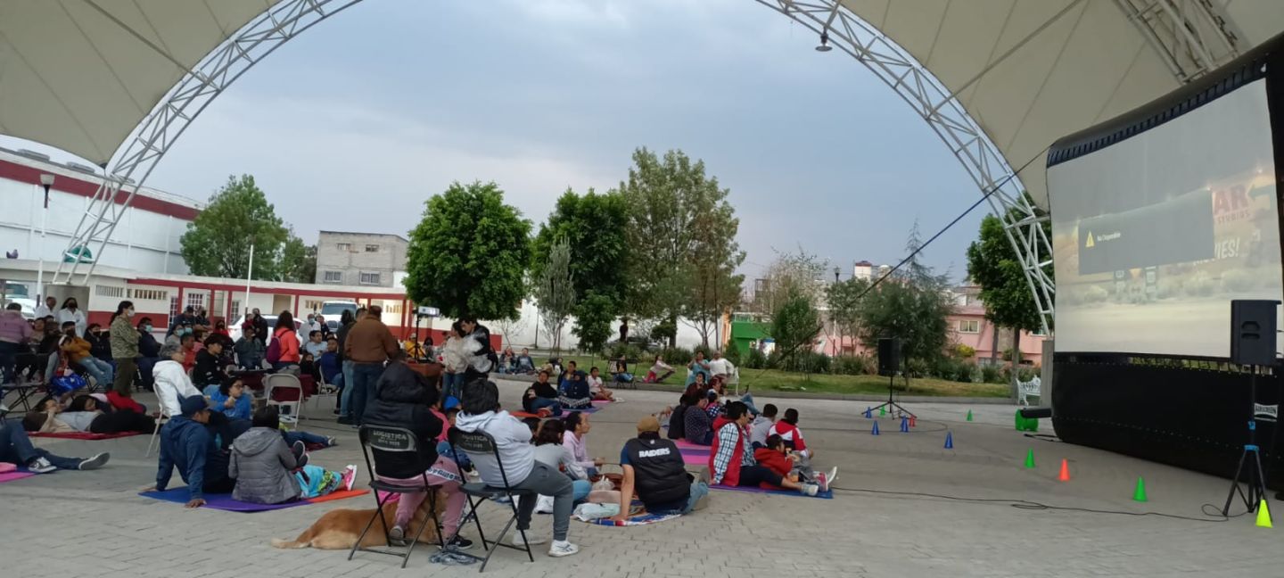 Noche de películas y picnic en la alameda de Texcoco